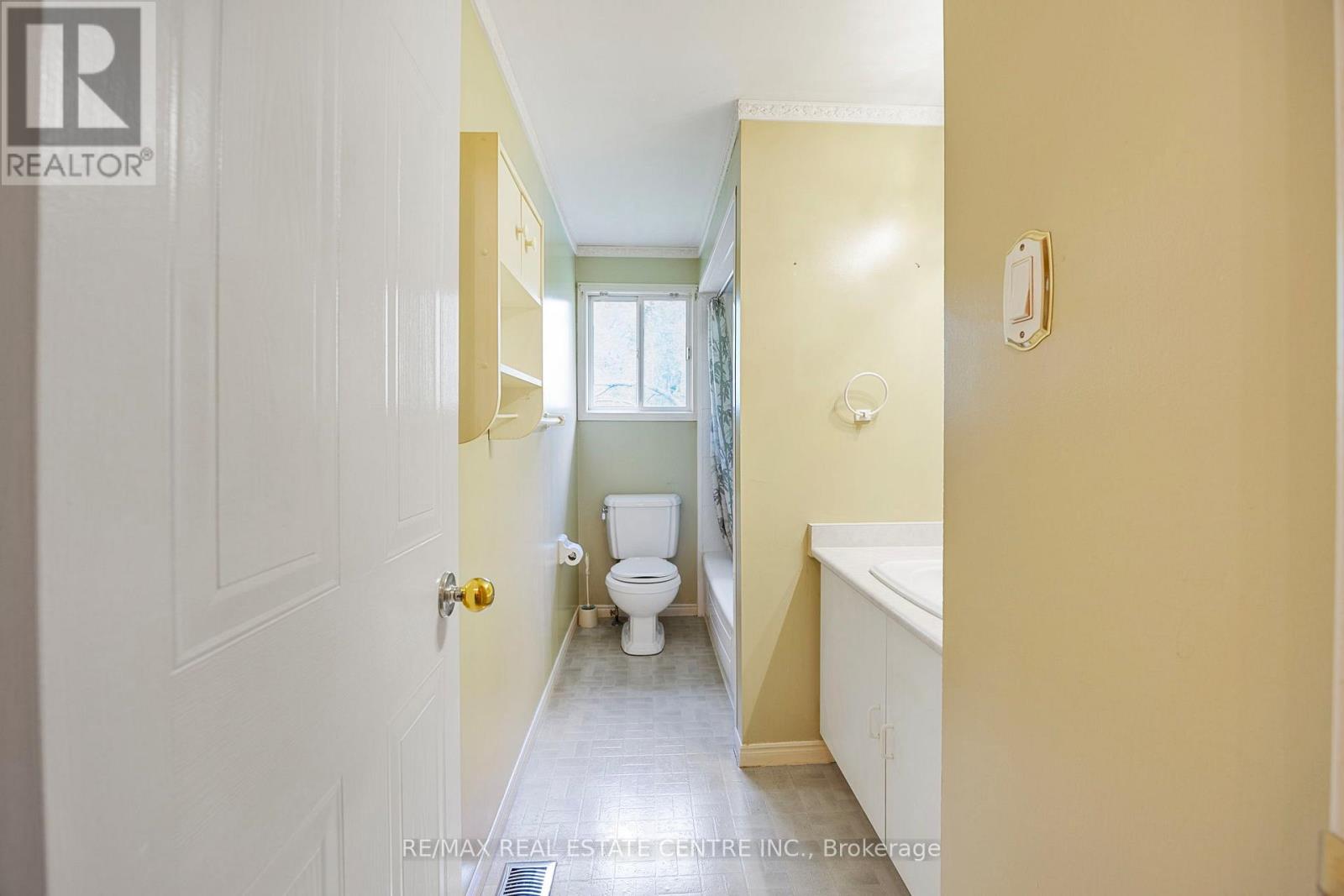 339 Hansen Boulevard, Orangeville, Ontario  L9W 4M2 - Photo 17 - W12156283