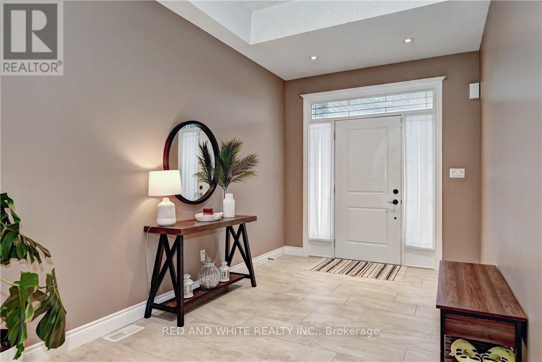 220 Ladyslipper Drive, Waterloo, Ontario  N2V 0E2 - Photo 1 - X12156274
