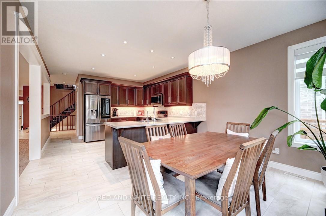220 Ladyslipper Drive, Waterloo, Ontario  N2V 0E2 - Photo 12 - X12156274