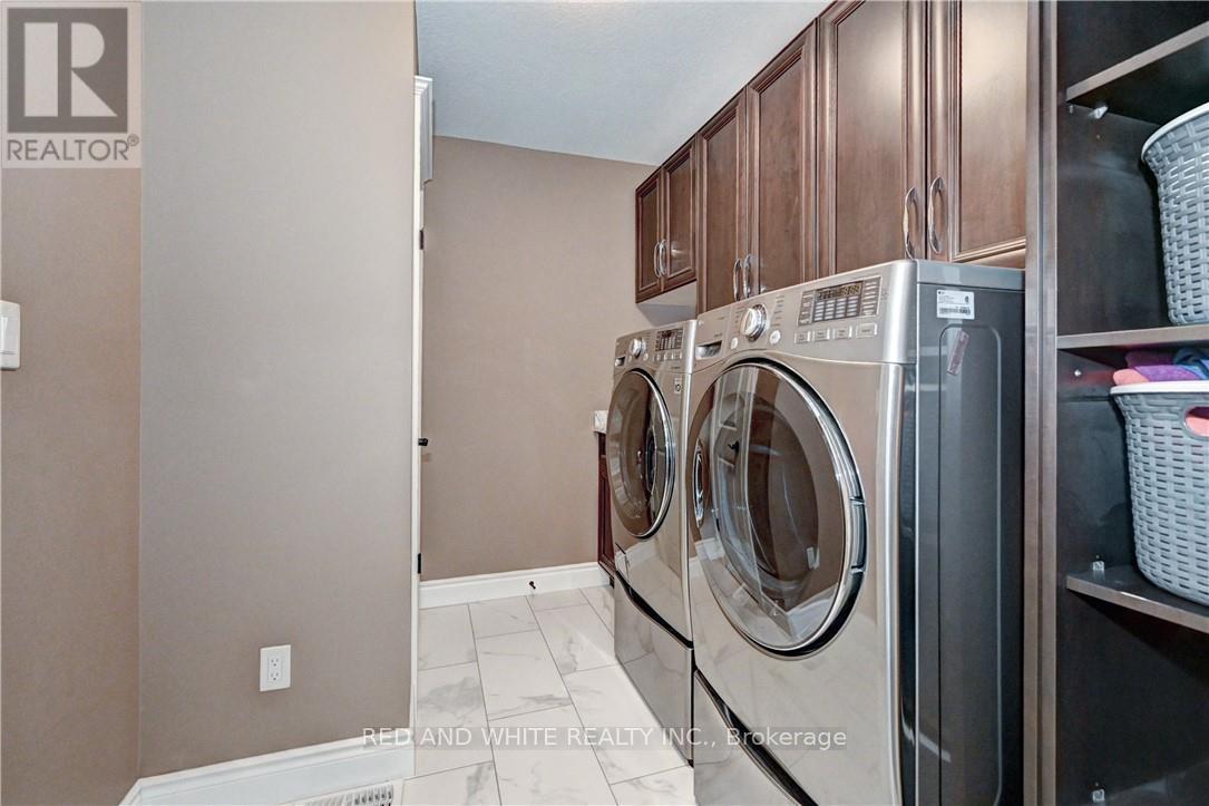 220 Ladyslipper Drive, Waterloo, Ontario  N2V 0E2 - Photo 21 - X12156274