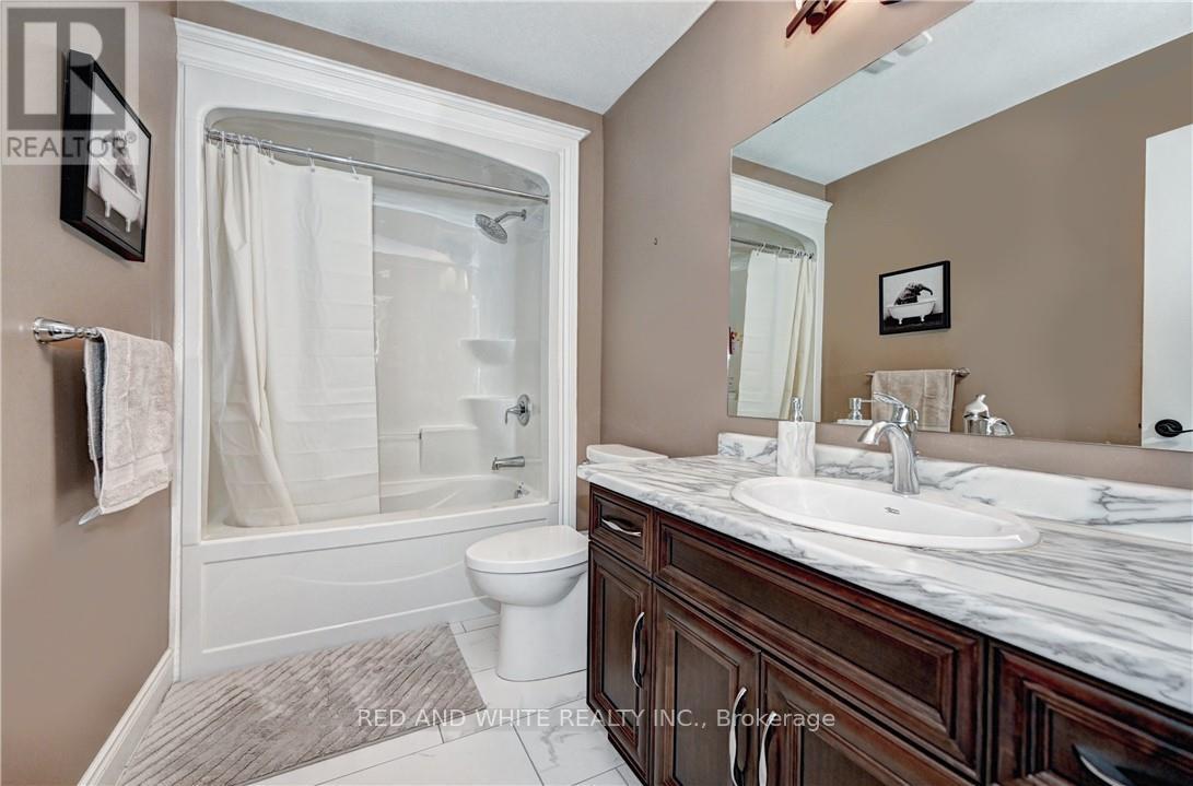 220 Ladyslipper Drive, Waterloo, Ontario  N2V 0E2 - Photo 29 - X12156274