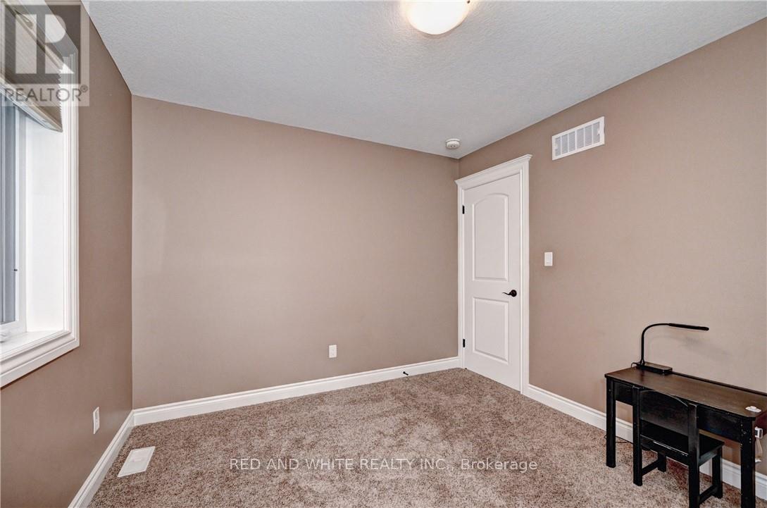220 Ladyslipper Drive, Waterloo, Ontario  N2V 0E2 - Photo 30 - X12156274