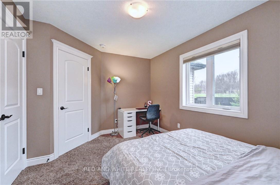 220 Ladyslipper Drive, Waterloo, Ontario  N2V 0E2 - Photo 36 - X12156274