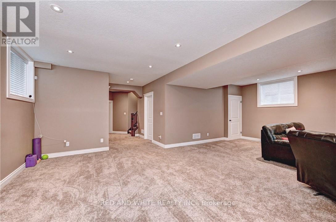 220 Ladyslipper Drive, Waterloo, Ontario  N2V 0E2 - Photo 39 - X12156274