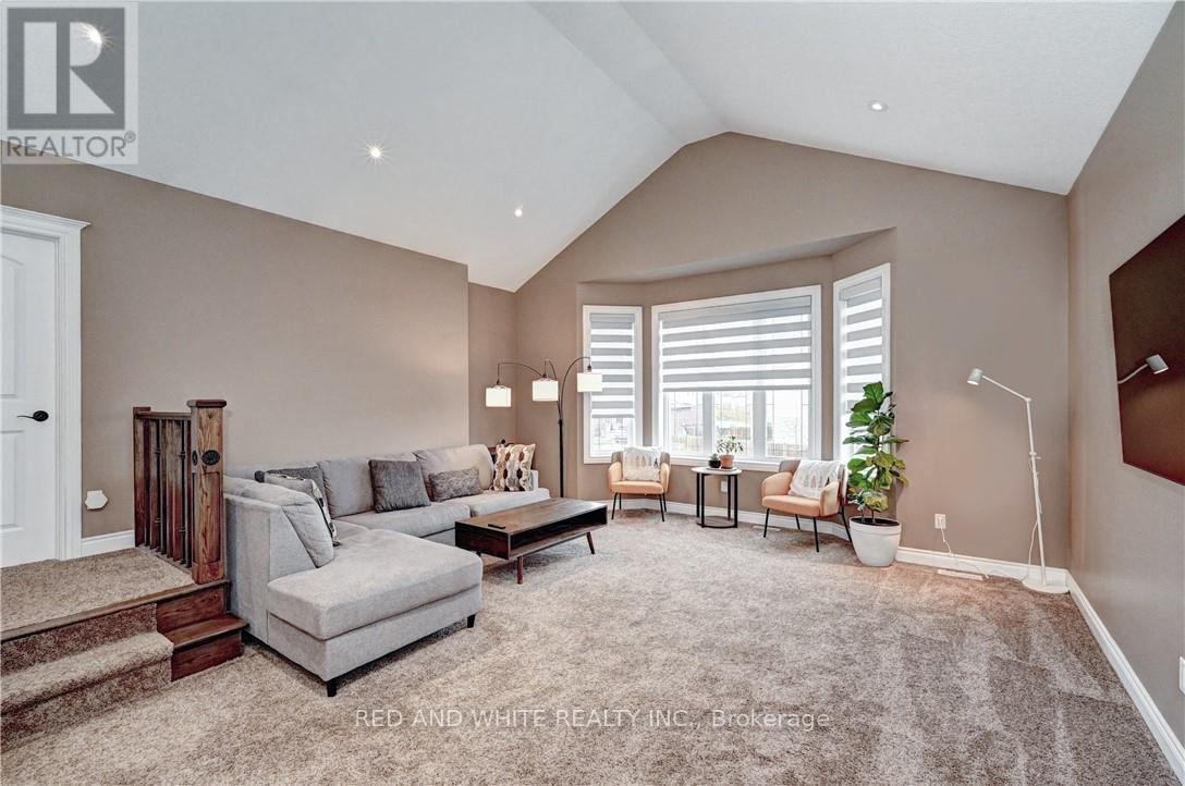 220 Ladyslipper Drive, Waterloo, Ontario  N2V 0E2 - Photo 7 - X12156274