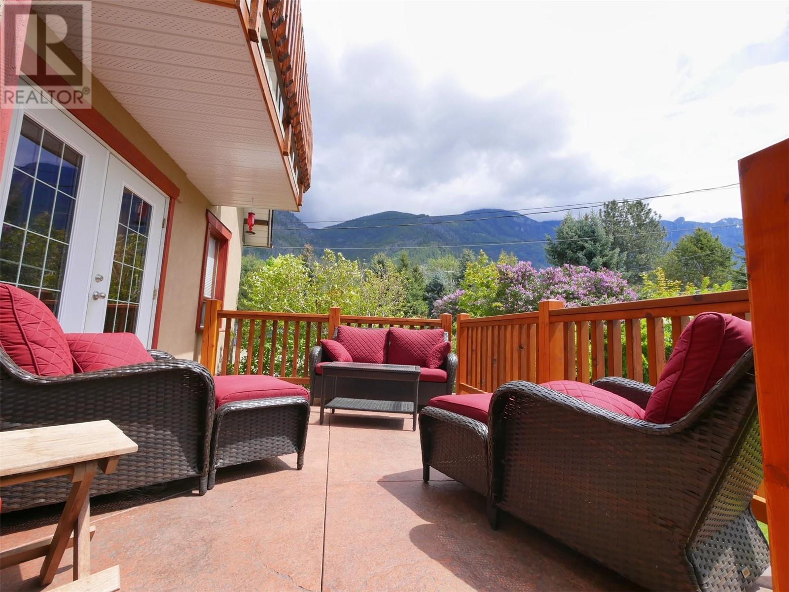 4554 44th Street, Canyon, British Columbia  V0B 1C1 - Photo 8 - 10348392
