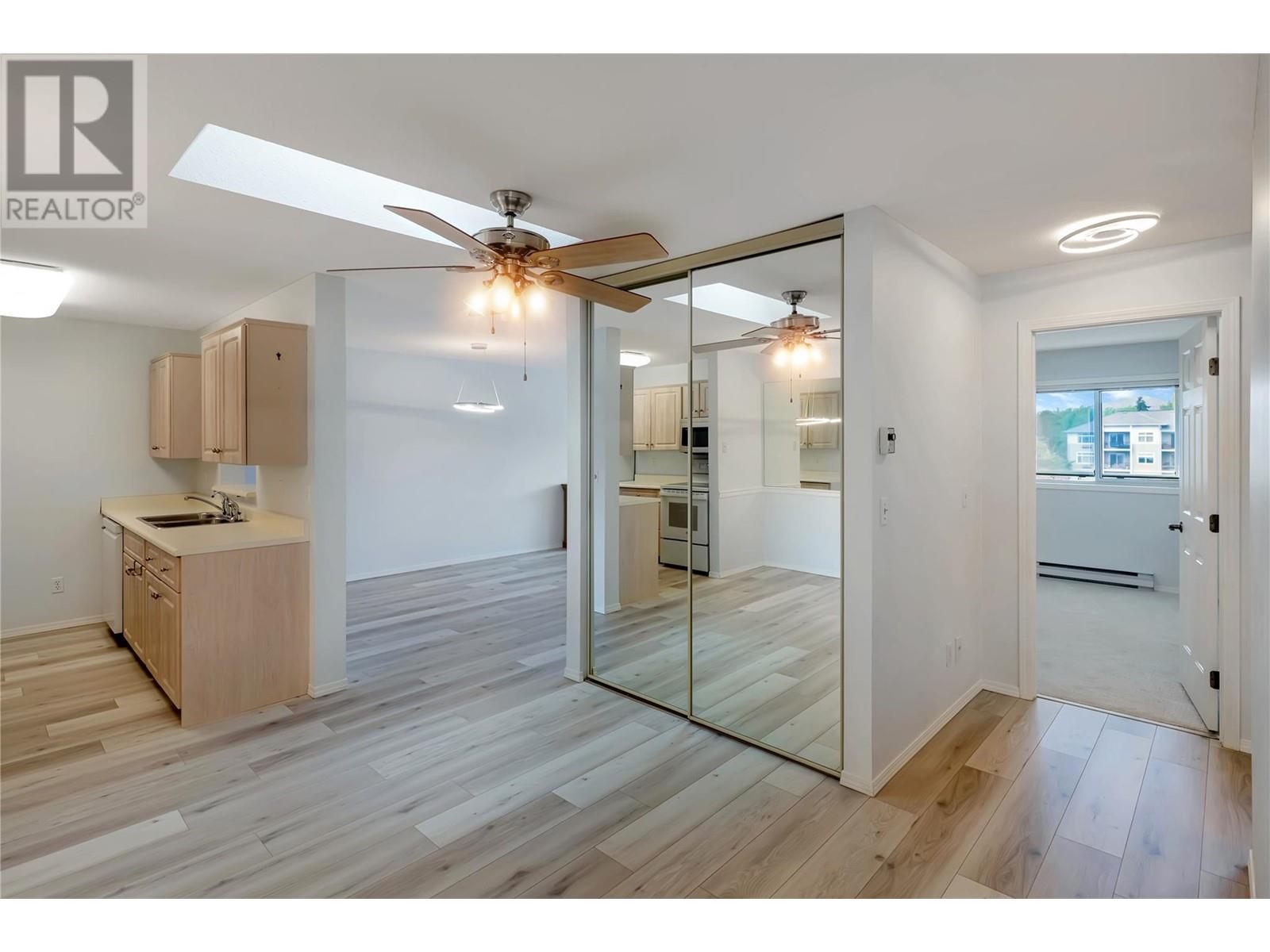 1329 Klo Road Unit# 403, Kelowna, British Columbia  V1W 3N9 - Photo 4 - 10347349