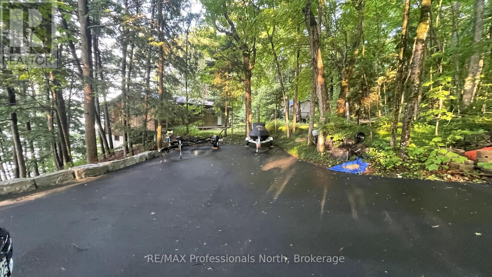 1091 Carlo Enterprise Road S, Muskoka Lakes, Ontario  P0B 1M0 - Photo 30 - X12154810