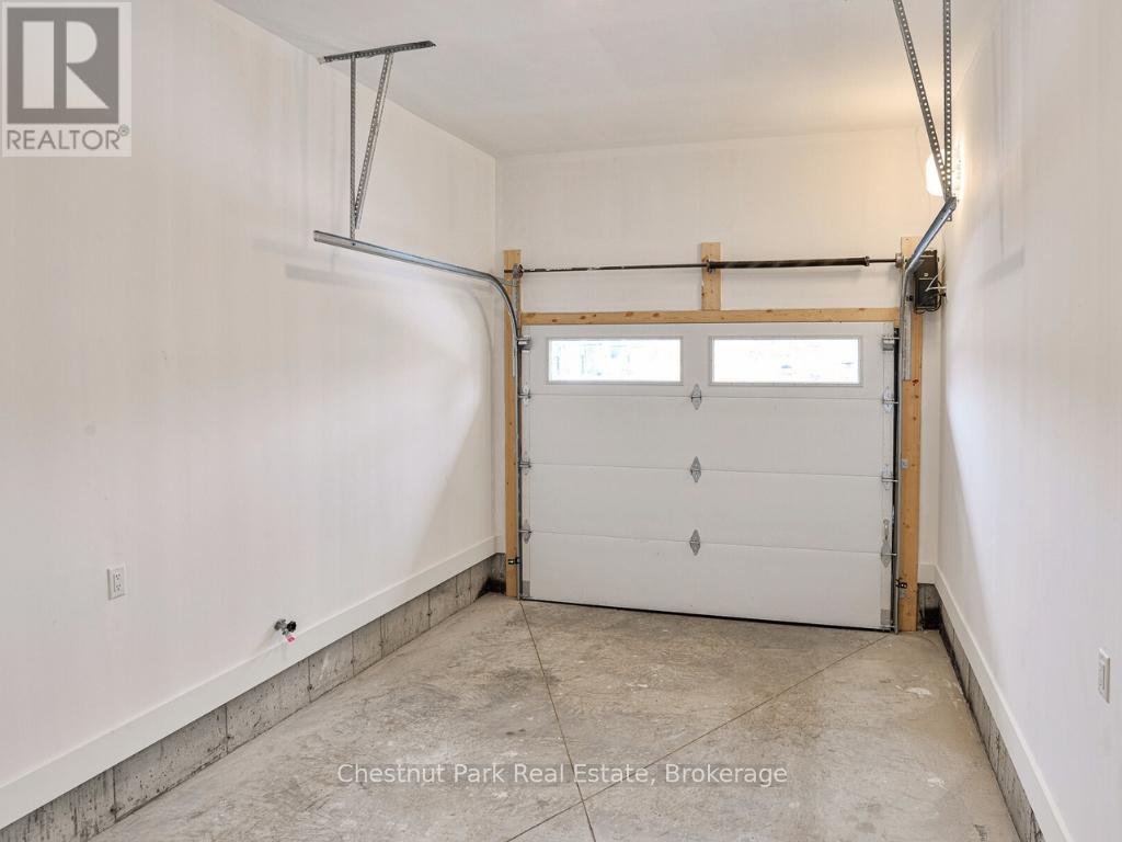2 Black Spruce Street, Huntsville, Ontario  P1H 1M3 - Photo 15 - X12156315
