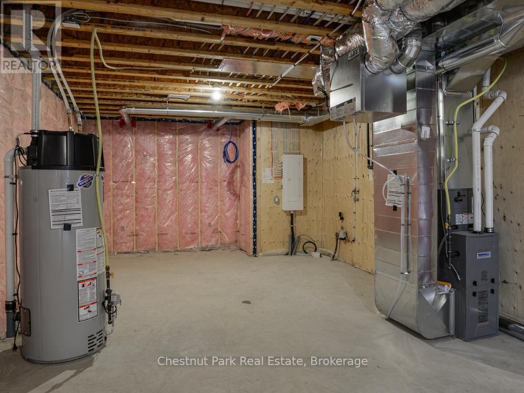 2 Black Spruce Street, Huntsville, Ontario  P1H 1M3 - Photo 17 - X12156315