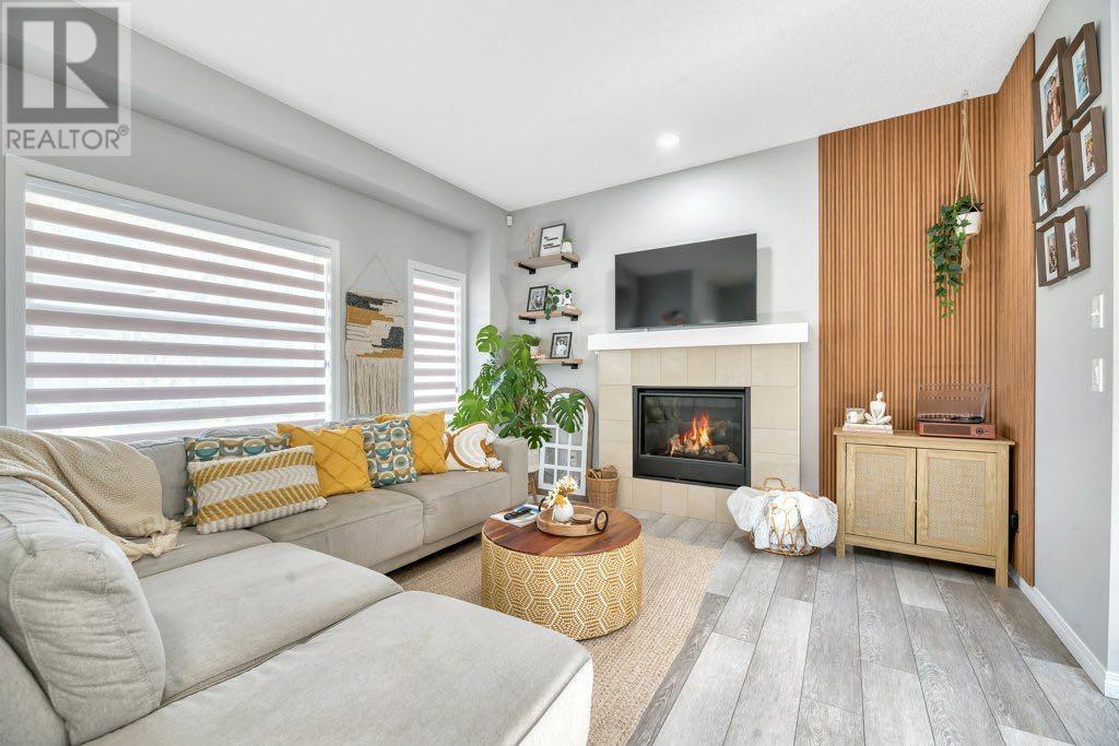 501 Chinook Gate Square W, Airdrie, Alberta  T4B 4W1 - Photo 4 - A2222278