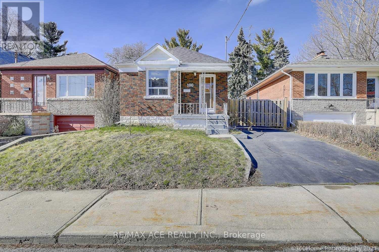 Main - 100 Amsterdam Avenue, Toronto, Ontario  M4B 2C2 - Photo 1 - E12156313