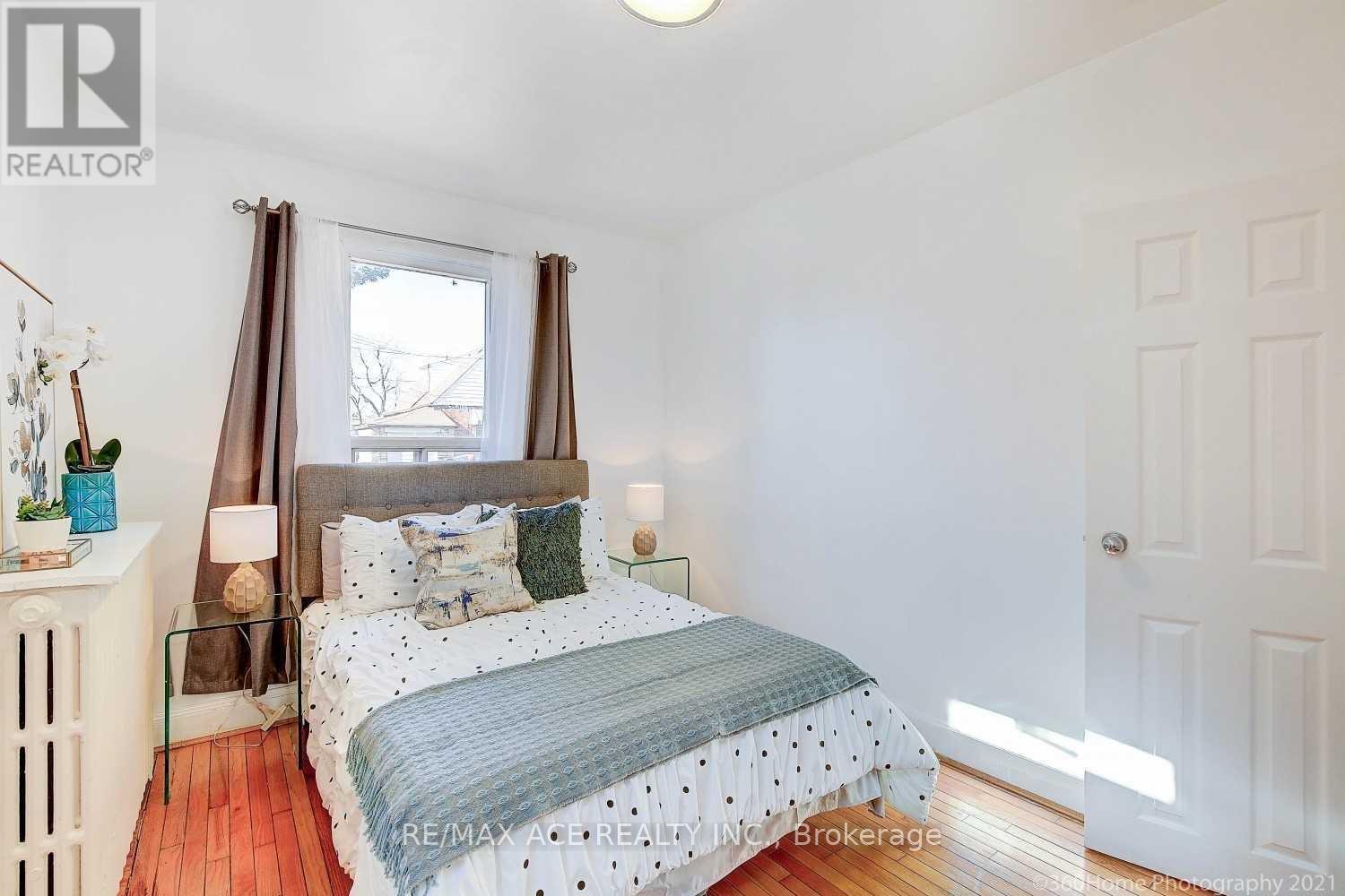 Main - 100 Amsterdam Avenue, Toronto, Ontario  M4B 2C2 - Photo 7 - E12156313