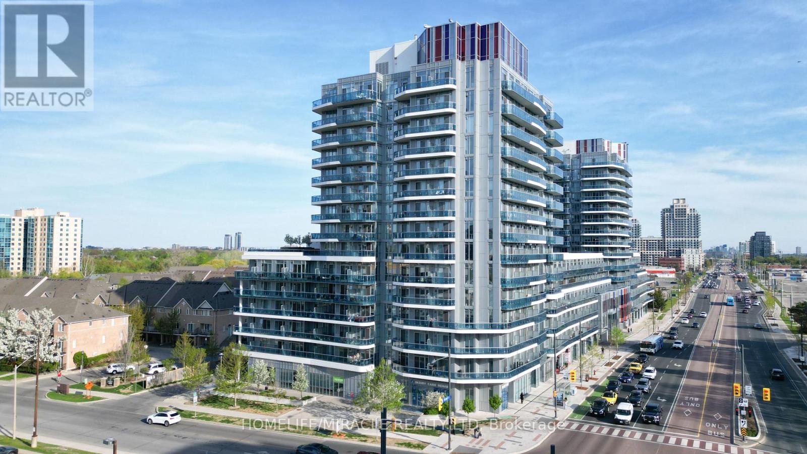 804 - 9471 Yonge Street, Richmond Hill, Ontario  L4C 0Z5 - Photo 1 - N12156326