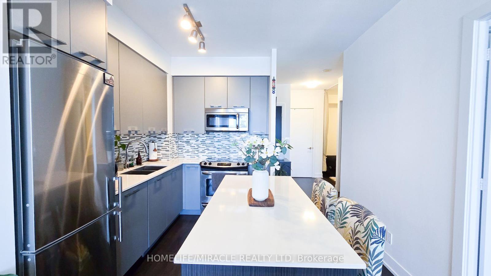 804 - 9471 Yonge Street, Richmond Hill, Ontario  L4C 0Z5 - Photo 16 - N12156326