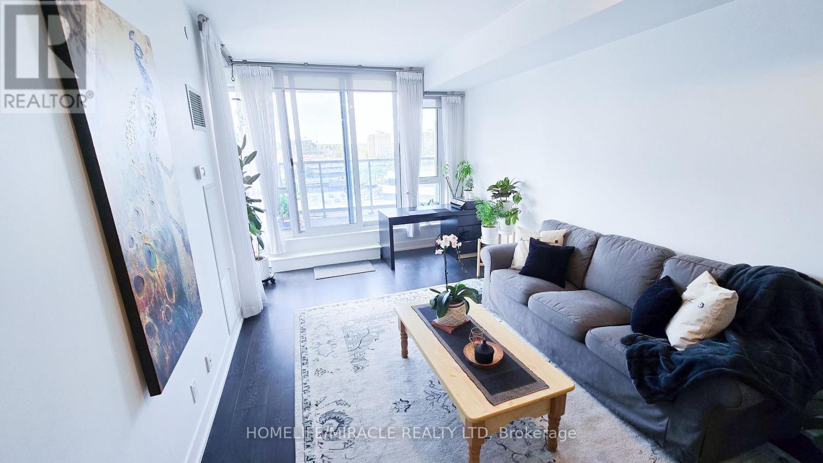 804 - 9471 Yonge Street, Richmond Hill, Ontario  L4C 0Z5 - Photo 18 - N12156326