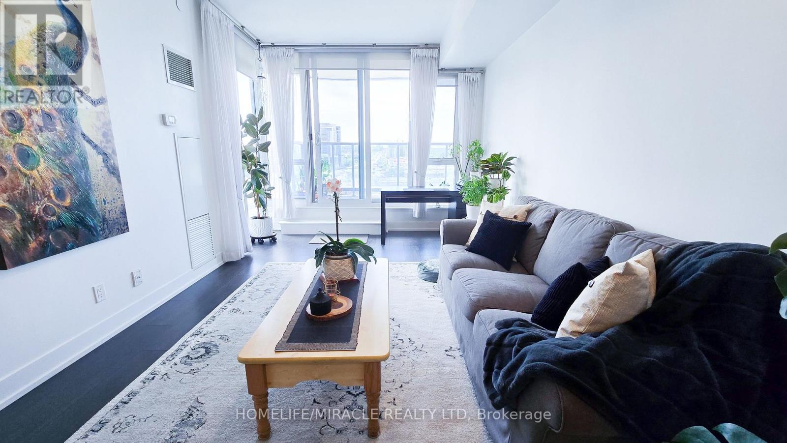 804 - 9471 Yonge Street, Richmond Hill, Ontario  L4C 0Z5 - Photo 19 - N12156326