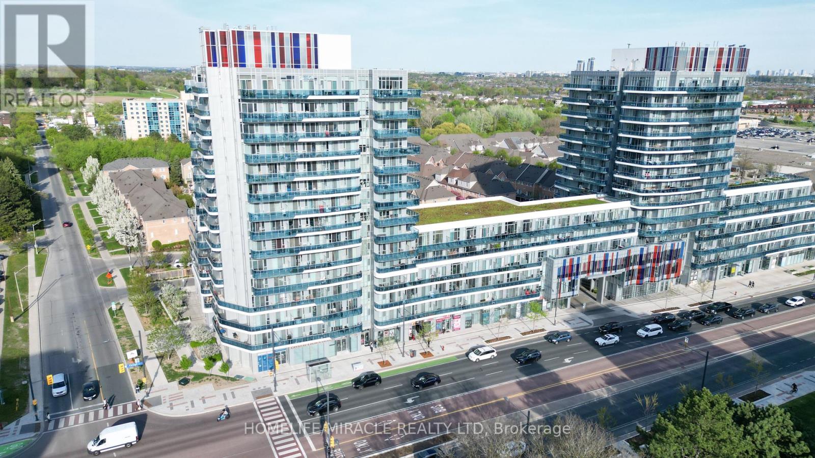 804 - 9471 Yonge Street, Richmond Hill, Ontario  L4C 0Z5 - Photo 2 - N12156326