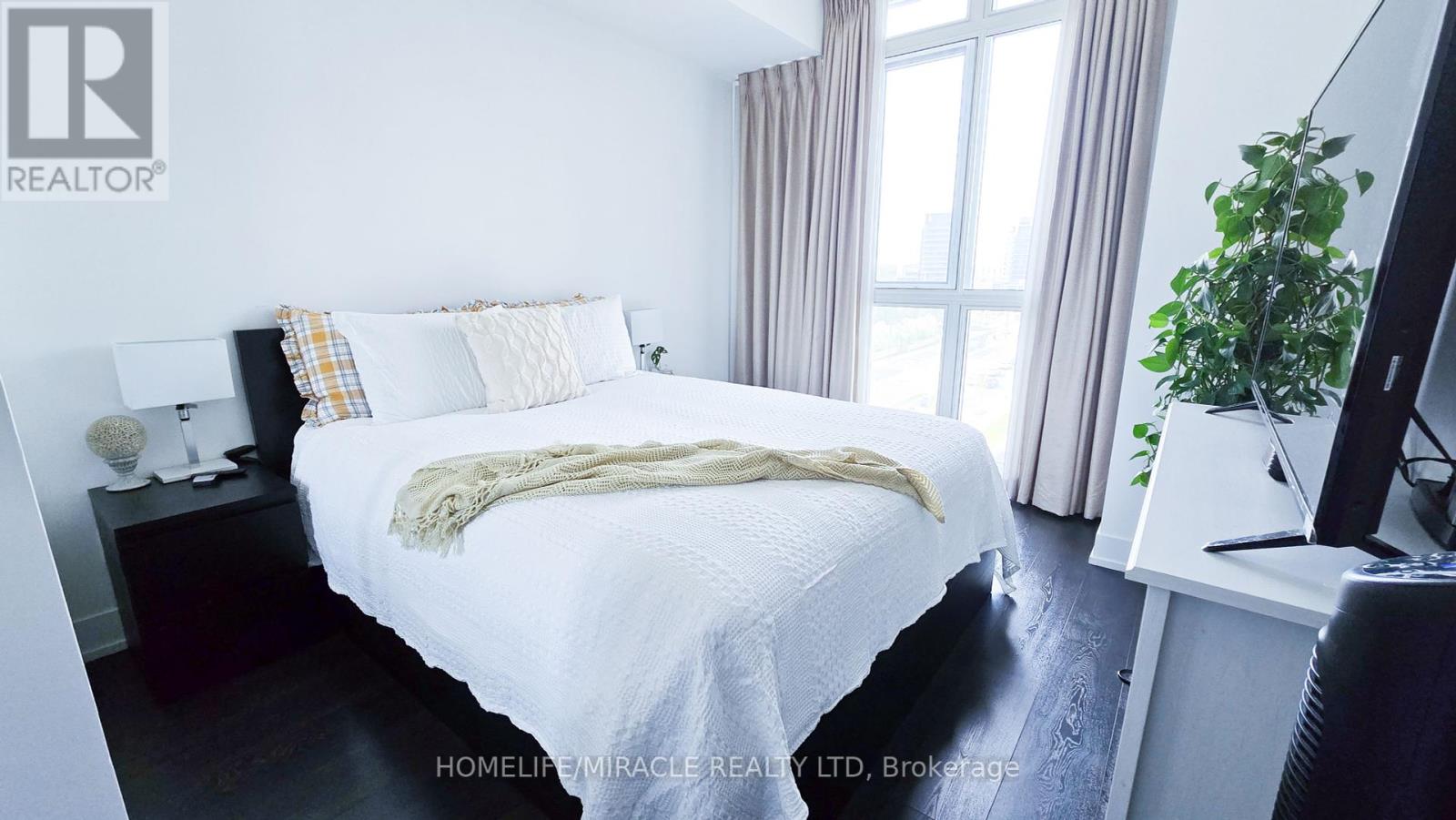 804 - 9471 Yonge Street, Richmond Hill, Ontario  L4C 0Z5 - Photo 28 - N12156326