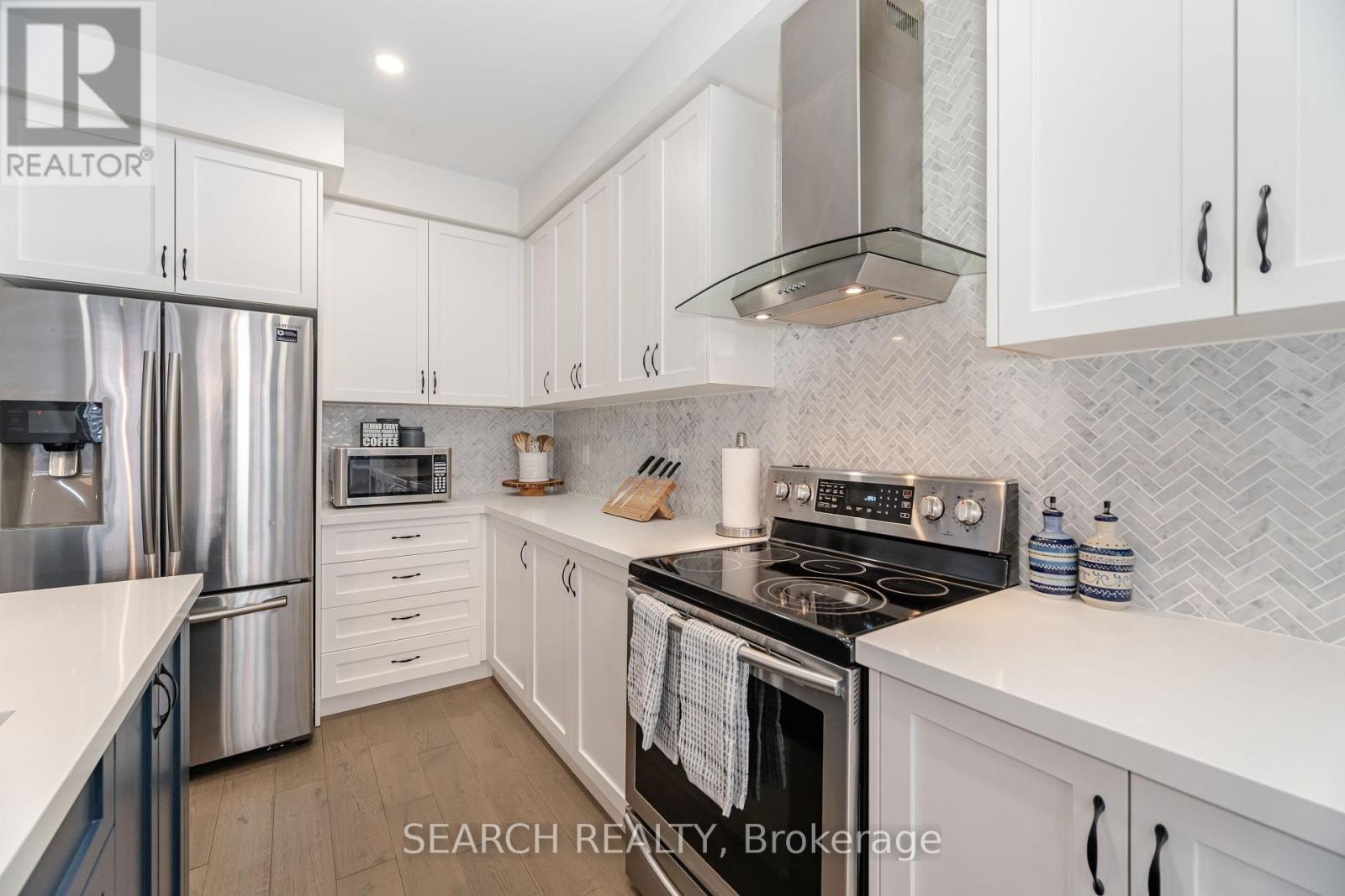 18 Angelfish Road, Brampton, Ontario  L7A 5C5 - Photo 11 - W12156314