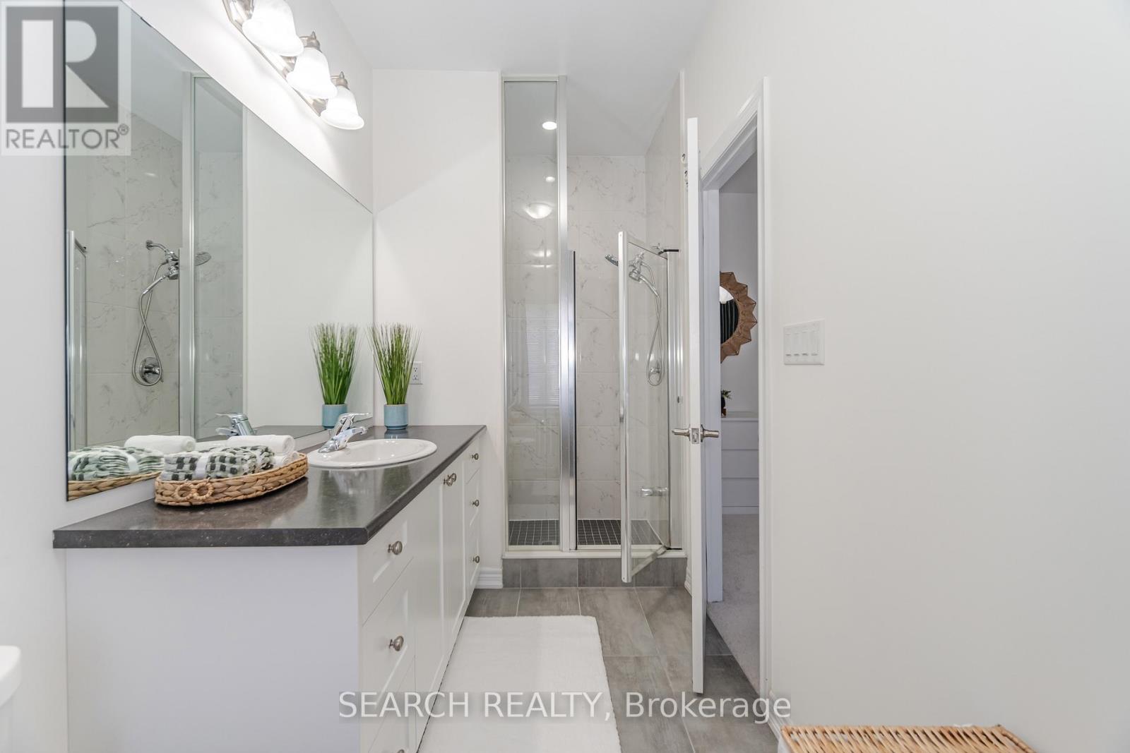 18 Angelfish Road, Brampton, Ontario  L7A 5C5 - Photo 23 - W12156314