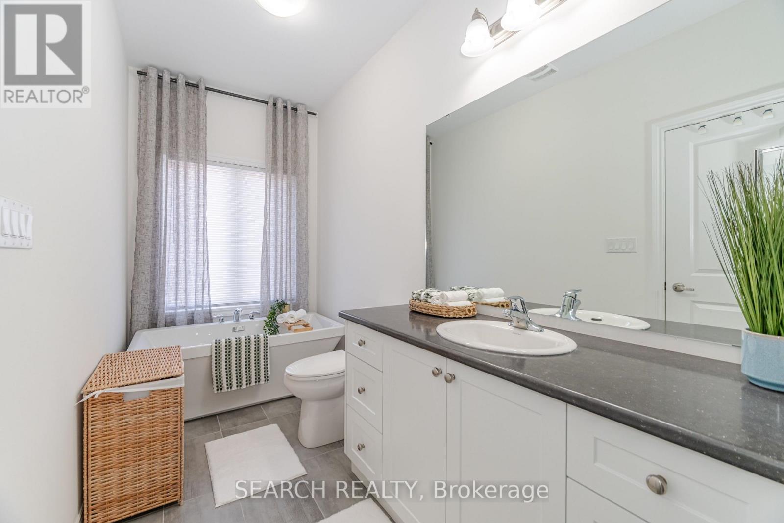 18 Angelfish Road, Brampton, Ontario  L7A 5C5 - Photo 25 - W12156314