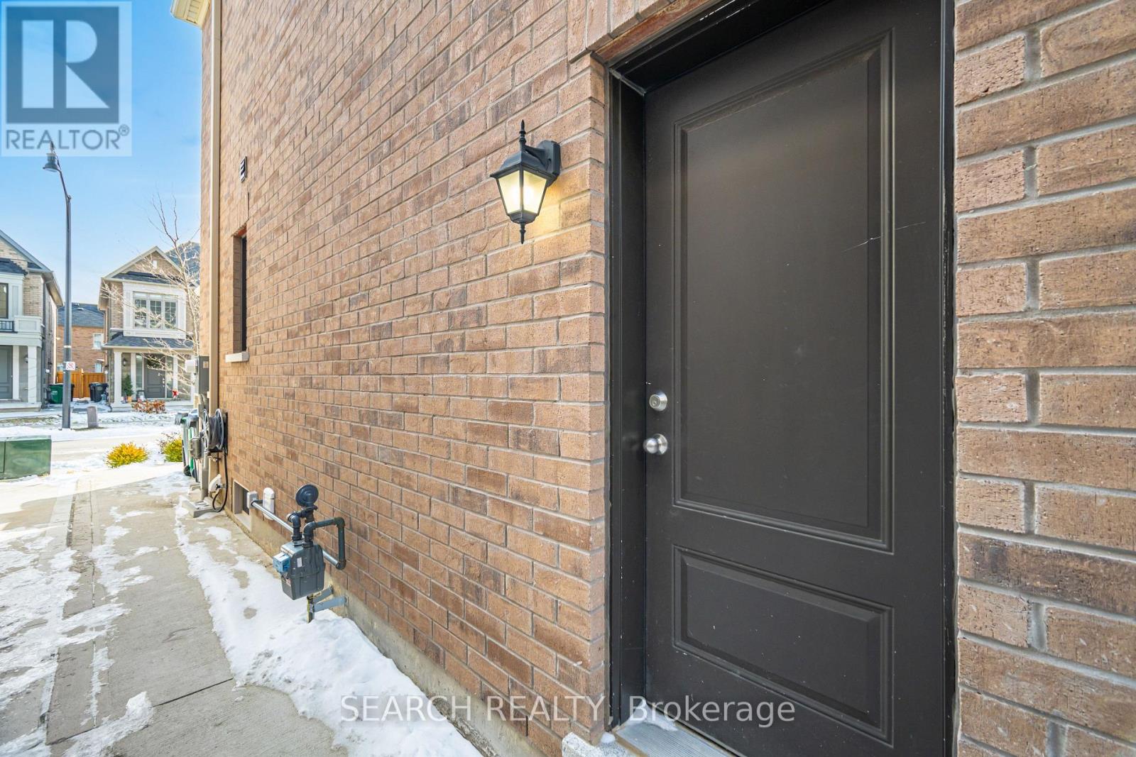 18 Angelfish Road, Brampton, Ontario  L7A 5C5 - Photo 35 - W12156314