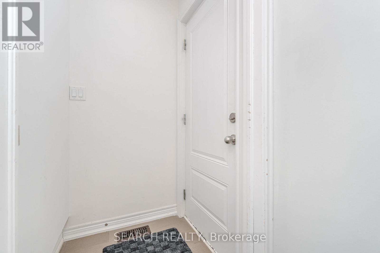 18 Angelfish Road, Brampton, Ontario  L7A 5C5 - Photo 36 - W12156314