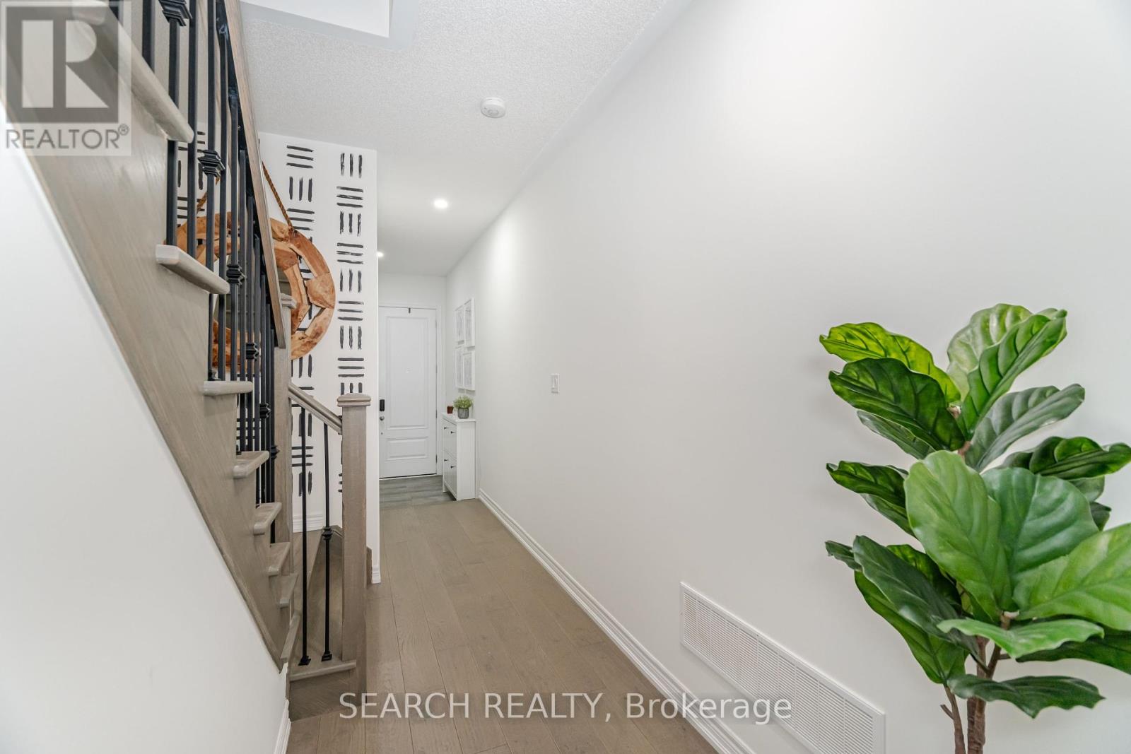18 Angelfish Road, Brampton, Ontario  L7A 5C5 - Photo 6 - W12156314