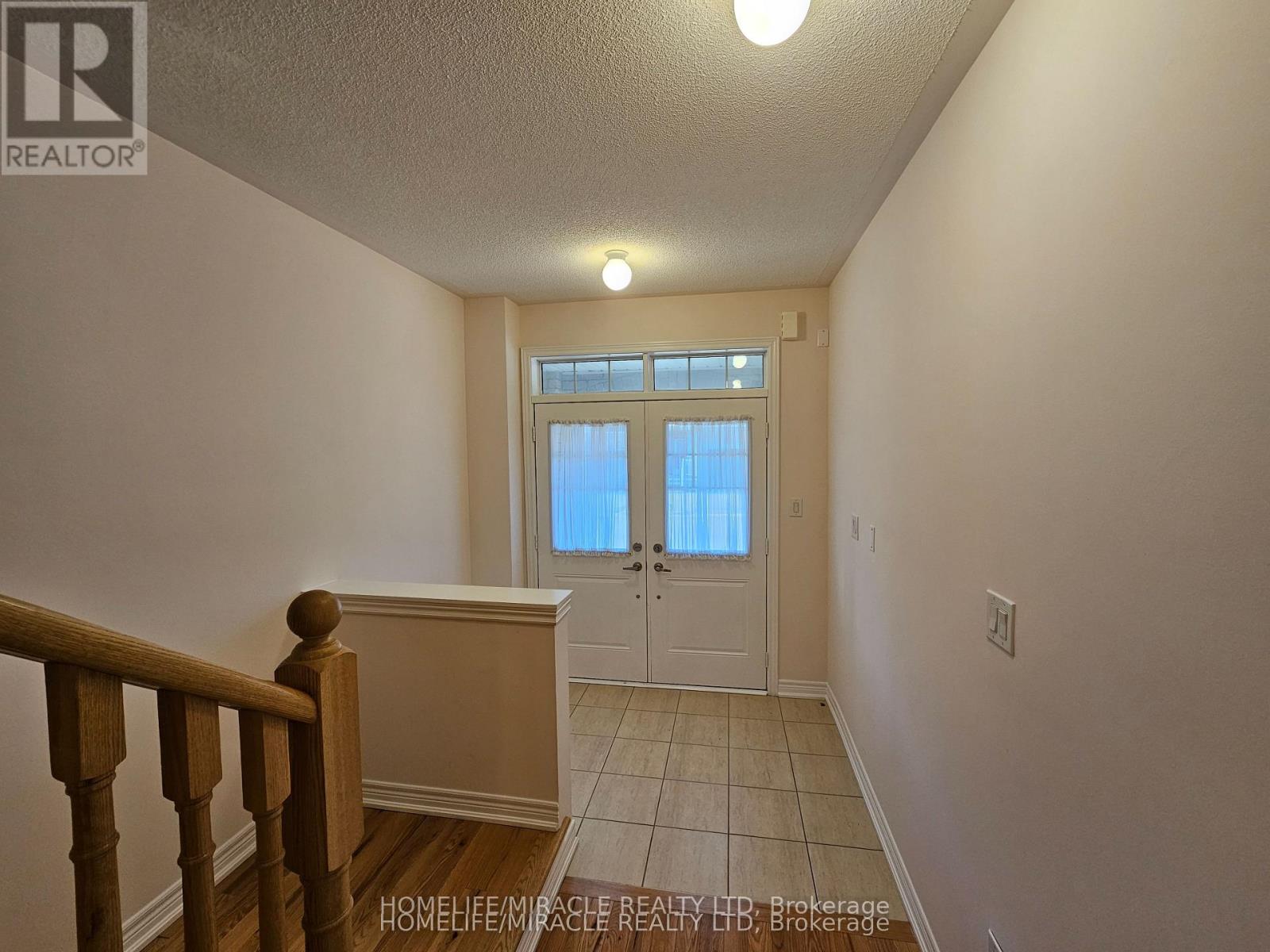 13 Goulston Street, Brampton, Ontario  L7A 5B8 - Photo 2 - W12156325