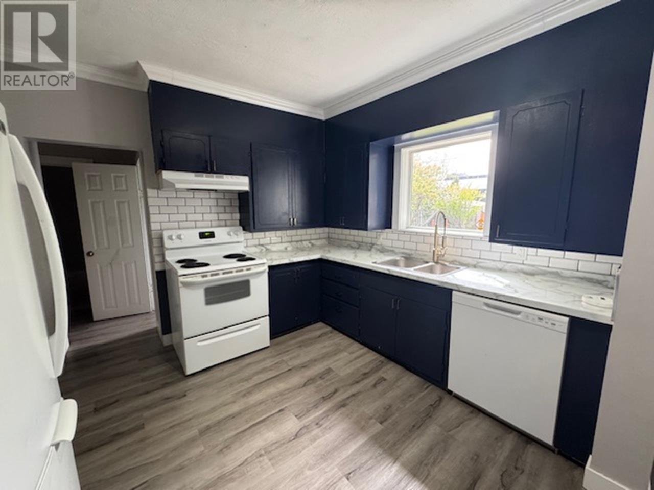Property at 413 FREEMAN STREET image 5