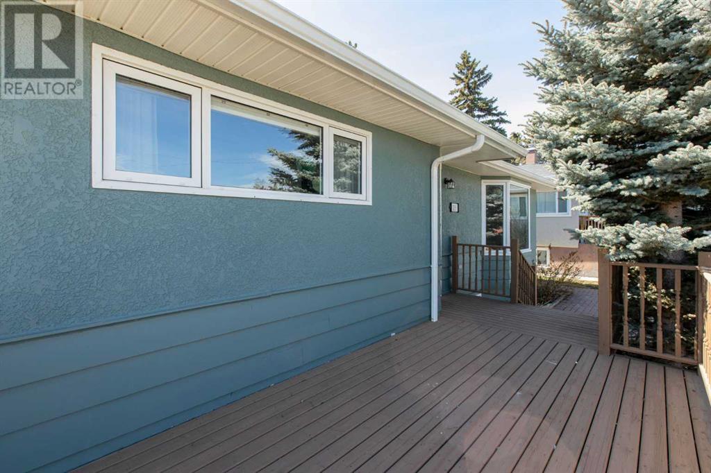 Property at 115 42 Avenue NE image 1