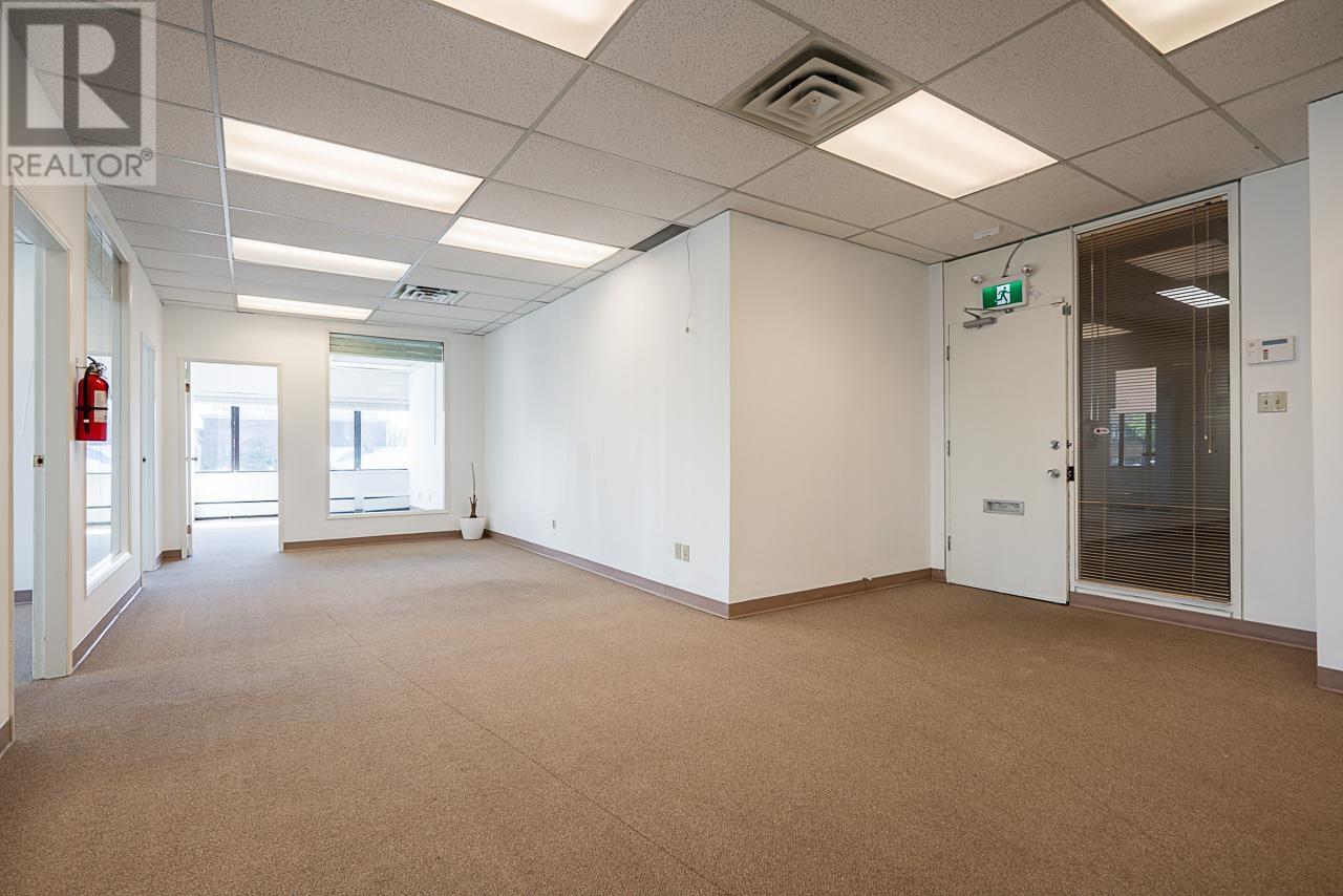 320/330 550 Sixth Street, New Westminster, British Columbia  V3L 3B7 - Photo 3 - C8069208