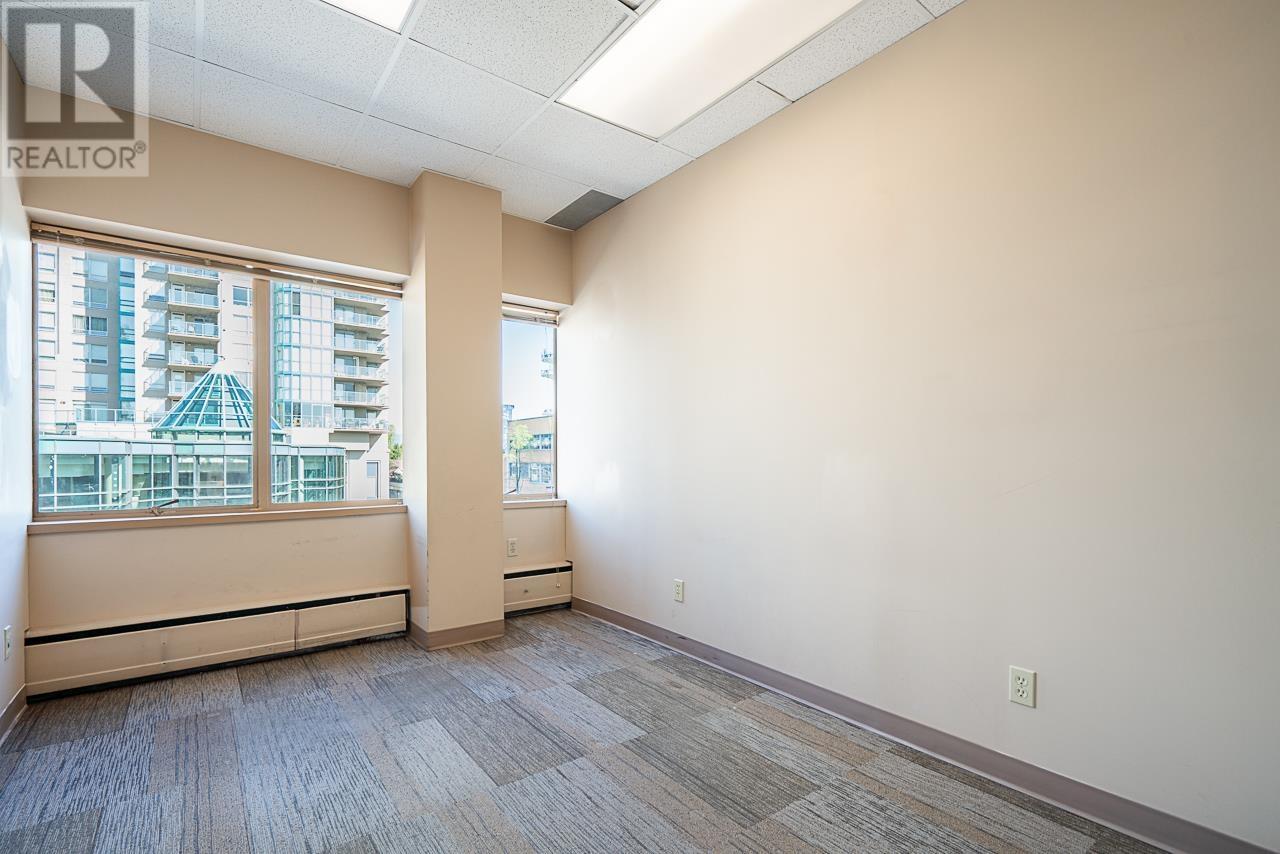 320/330 550 Sixth Street, New Westminster, British Columbia  V3L 3B7 - Photo 17 - C8069208