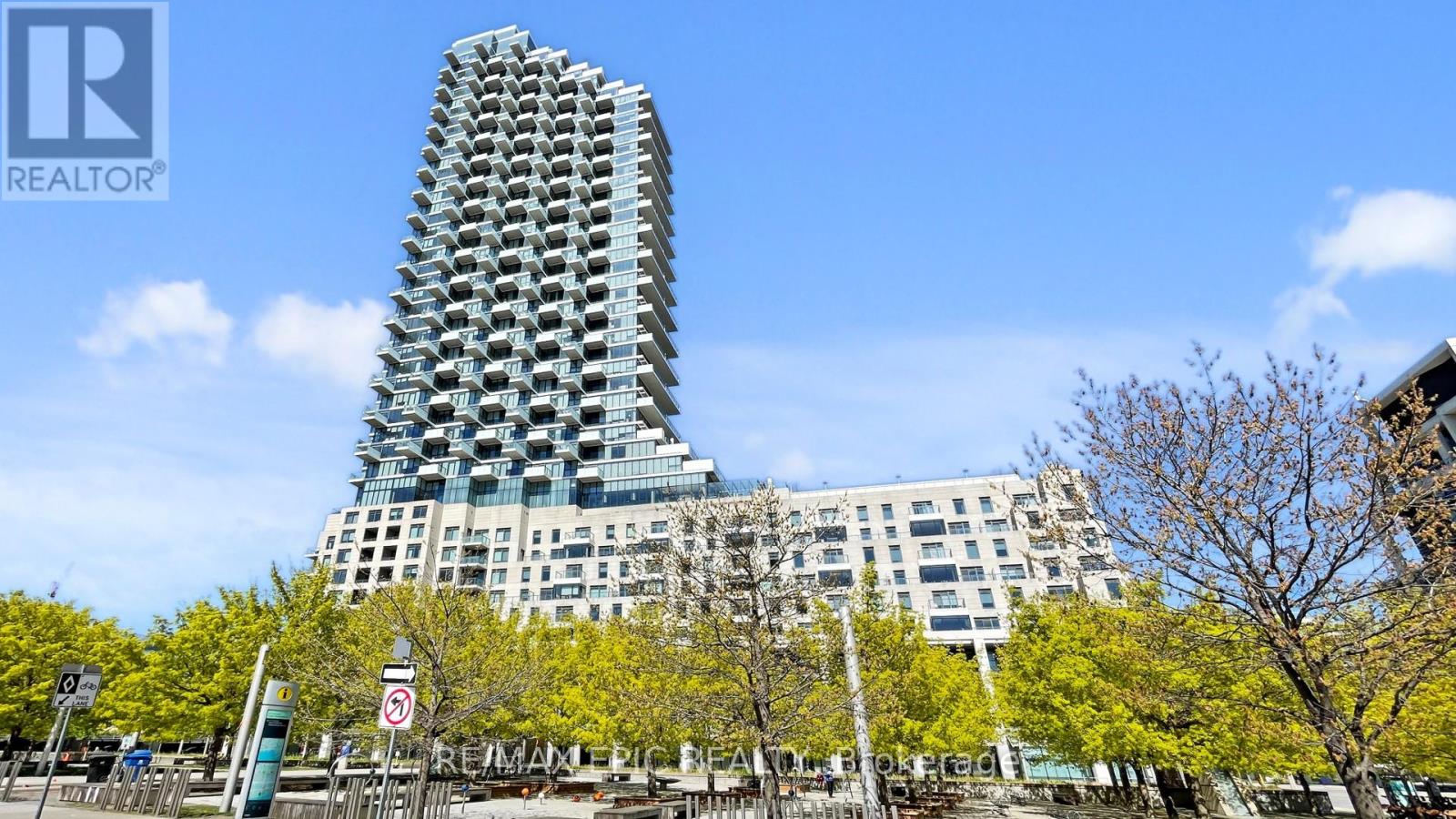 2307 - 16 Bonnycastle Street, Toronto (Waterfront Communities), Ontario  M5A 0C9 - Photo 2 - C12156346