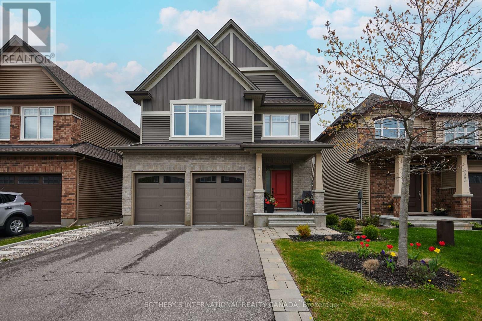 Property at 727 BUNCHBERRY WAY image 1
