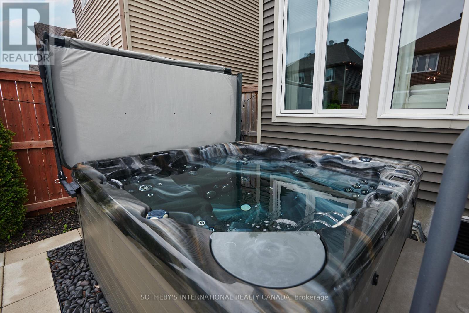 727 Bunchberry Way, Ottawa, Ontario  K1T 3T8 - Photo 31 - X12156339