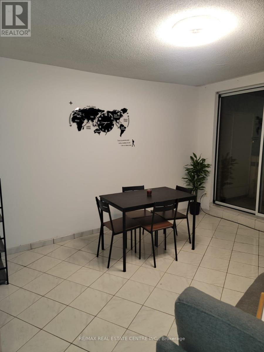 207 - 3577 Derry Road, Mississauga, Ontario  L4T 1B3 - Photo 8 - W12103137