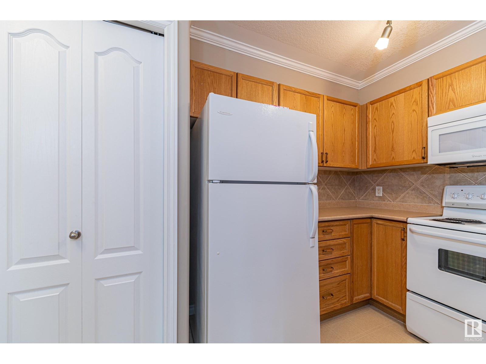 #413 9938 104 St Nw, Edmonton, Alberta  T5K 2X7 - Photo 12 - E4436587