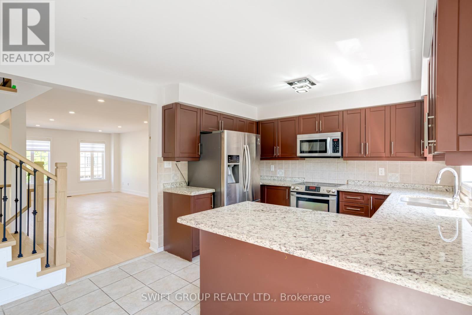 2569 Gill Crescent, Oakville, Ontario  L6H 6P3 - Photo 14 - W12156332