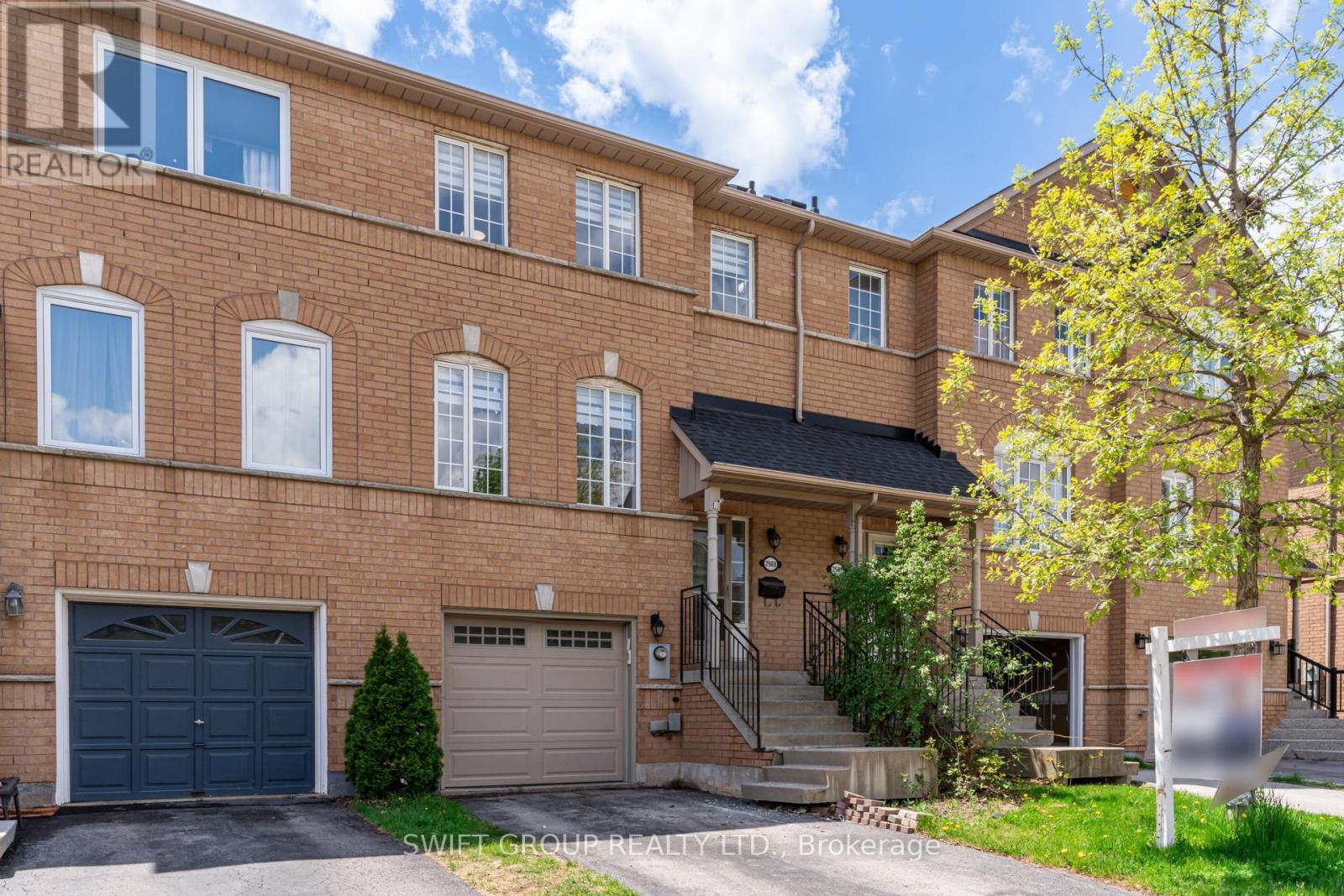 2569 Gill Crescent, Oakville, Ontario  L6H 6P3 - Photo 2 - W12156332