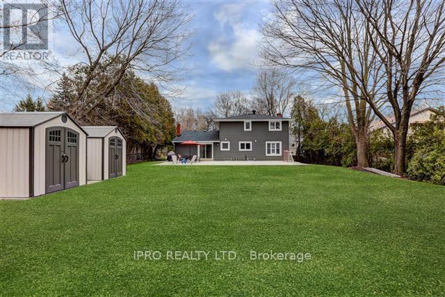 253 Pinetree Way, Mississauga, Ontario  L5G 2R4 - Photo 4 - W12156336