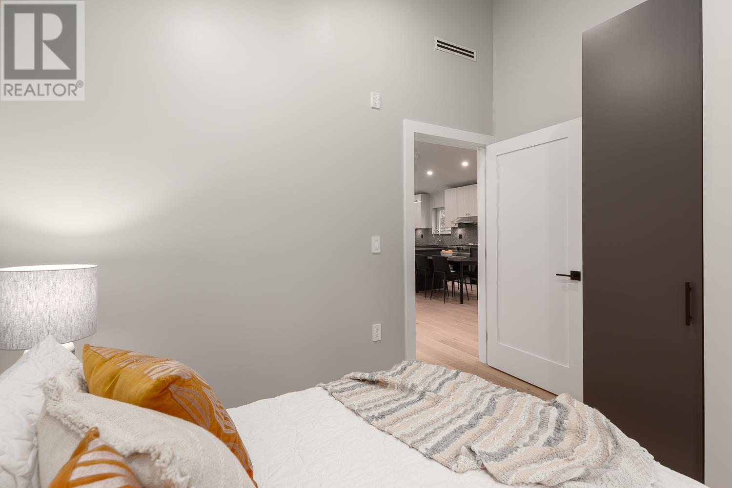 Listing Picture 20 of 40 : 3372 FLEMING STREET, Vancouver / 溫哥華 - 魯藝地產 Yvonne Lu Group - MLS Medallion Club Member