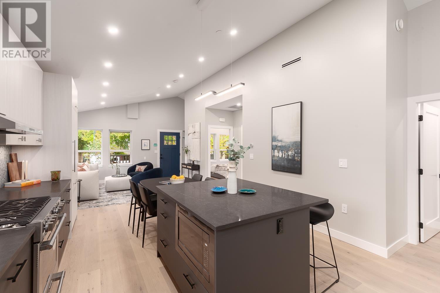 Listing Picture 7 of 40 : 3372 FLEMING STREET, Vancouver / 溫哥華 - 魯藝地產 Yvonne Lu Group - MLS Medallion Club Member