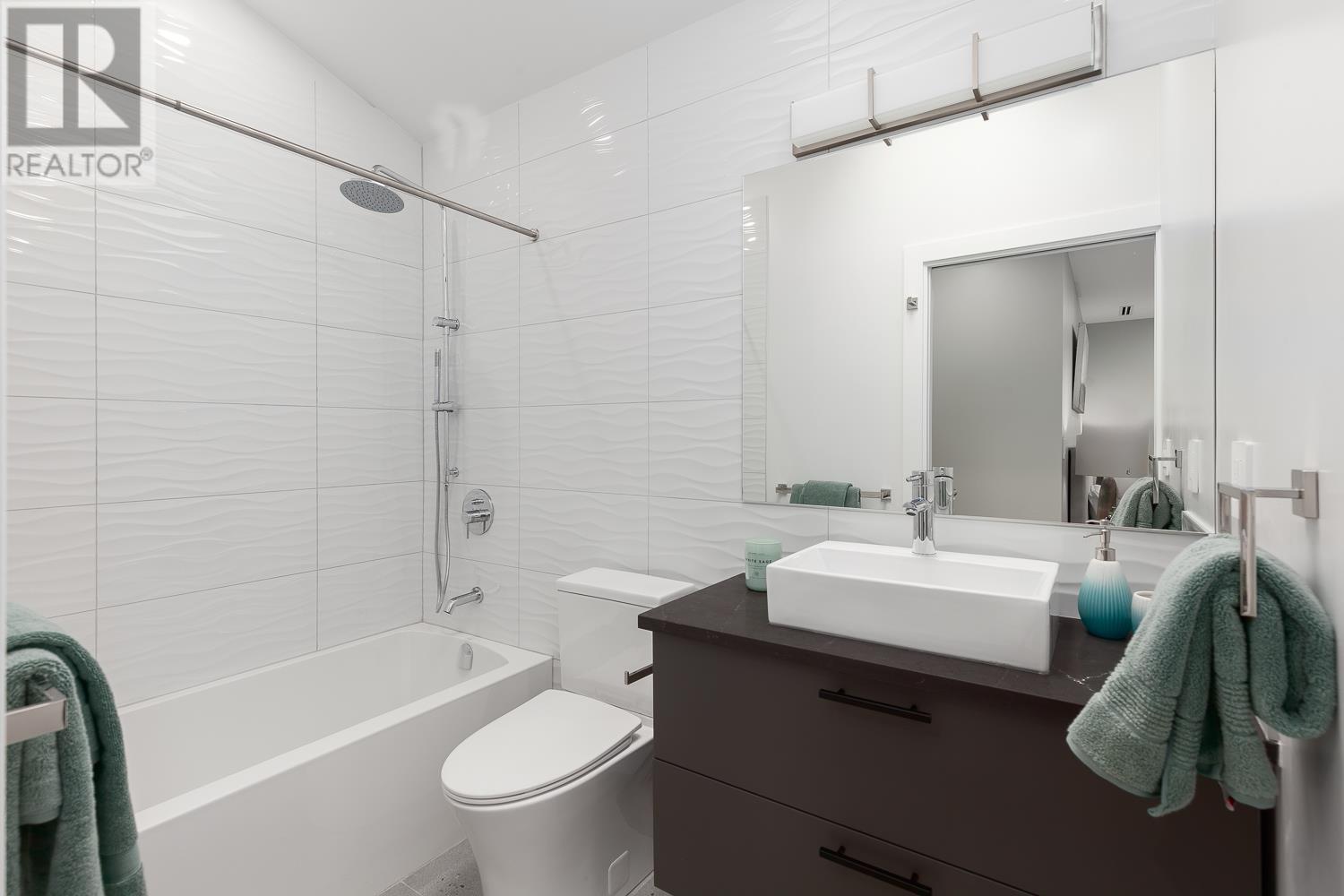 Listing Picture 25 of 40 : 3372 FLEMING STREET, Vancouver / 溫哥華 - 魯藝地產 Yvonne Lu Group - MLS Medallion Club Member