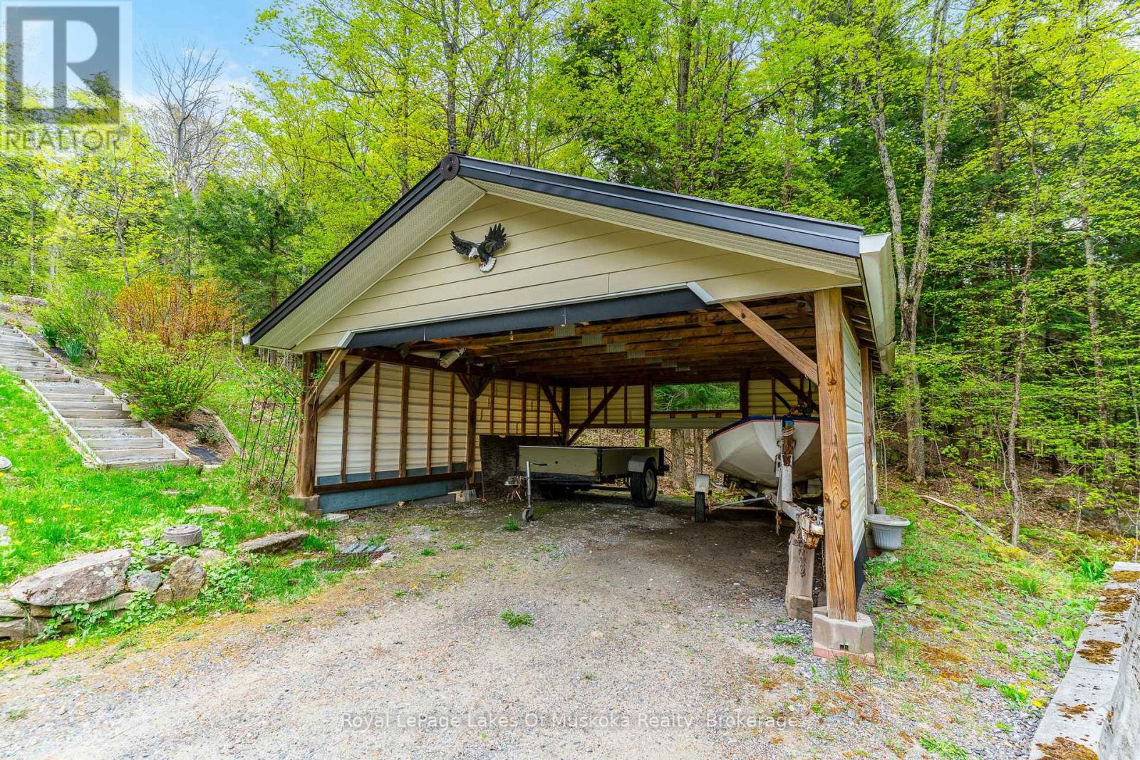 Property at 1043 OAKLAND DRIVE image 3