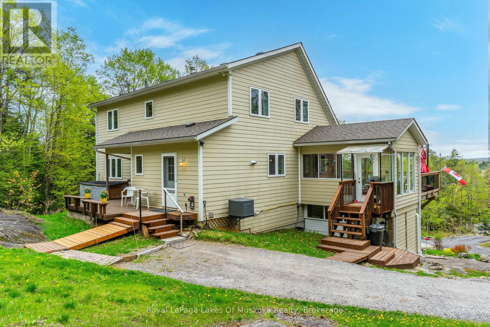 1043 Oakland Drive, Bracebridge (Monck (Bracebridge)), Ontario  P1L 1W8 - Photo 48 - X12153208