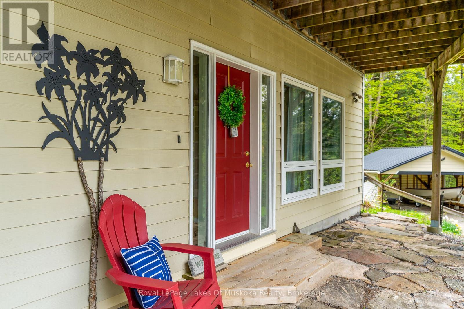Property at 1043 OAKLAND DRIVE image 4