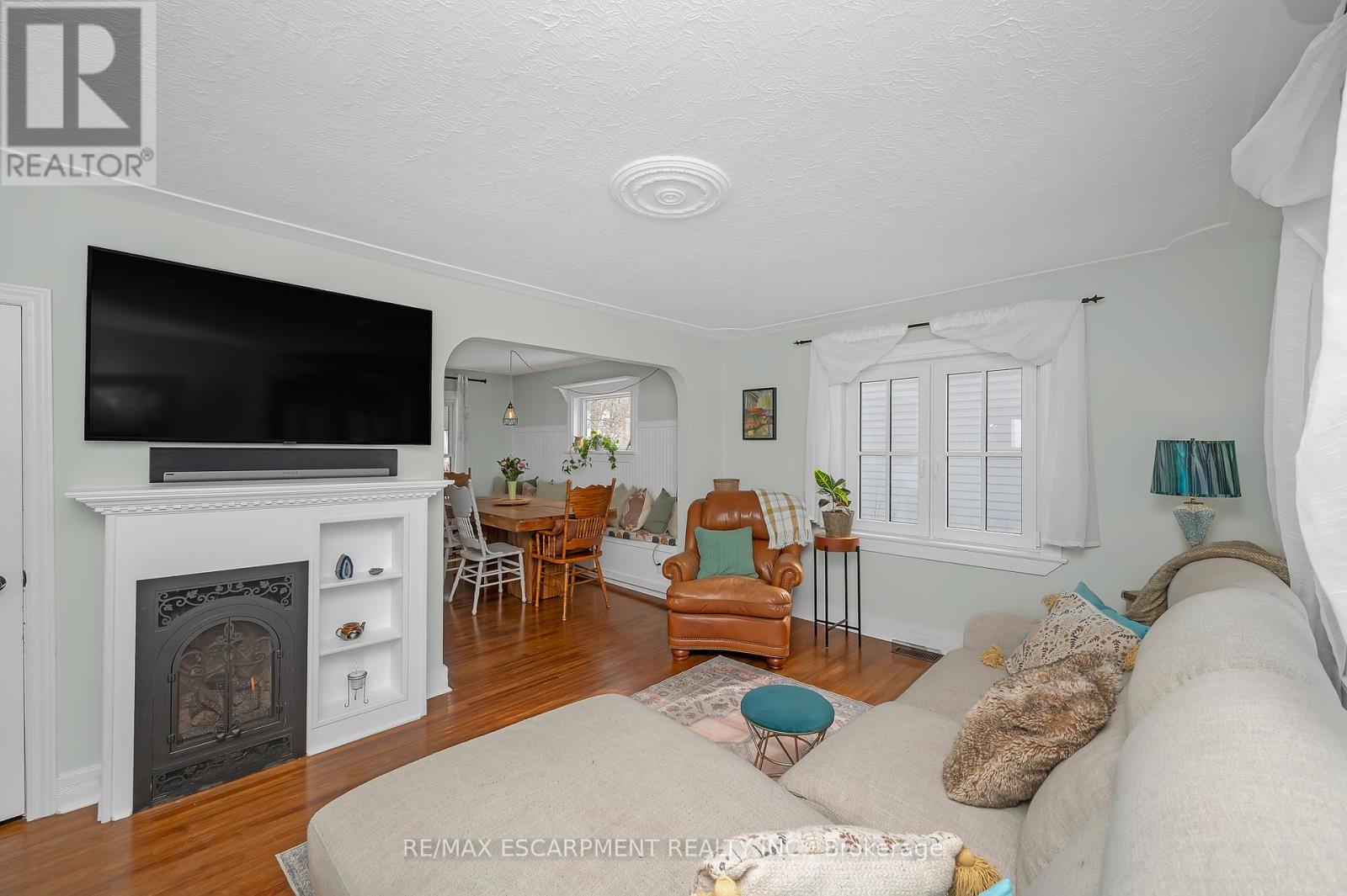 24 Robinson Street S, Grimsby, Ontario  L3M 3C4 - Photo 15 - X12156329