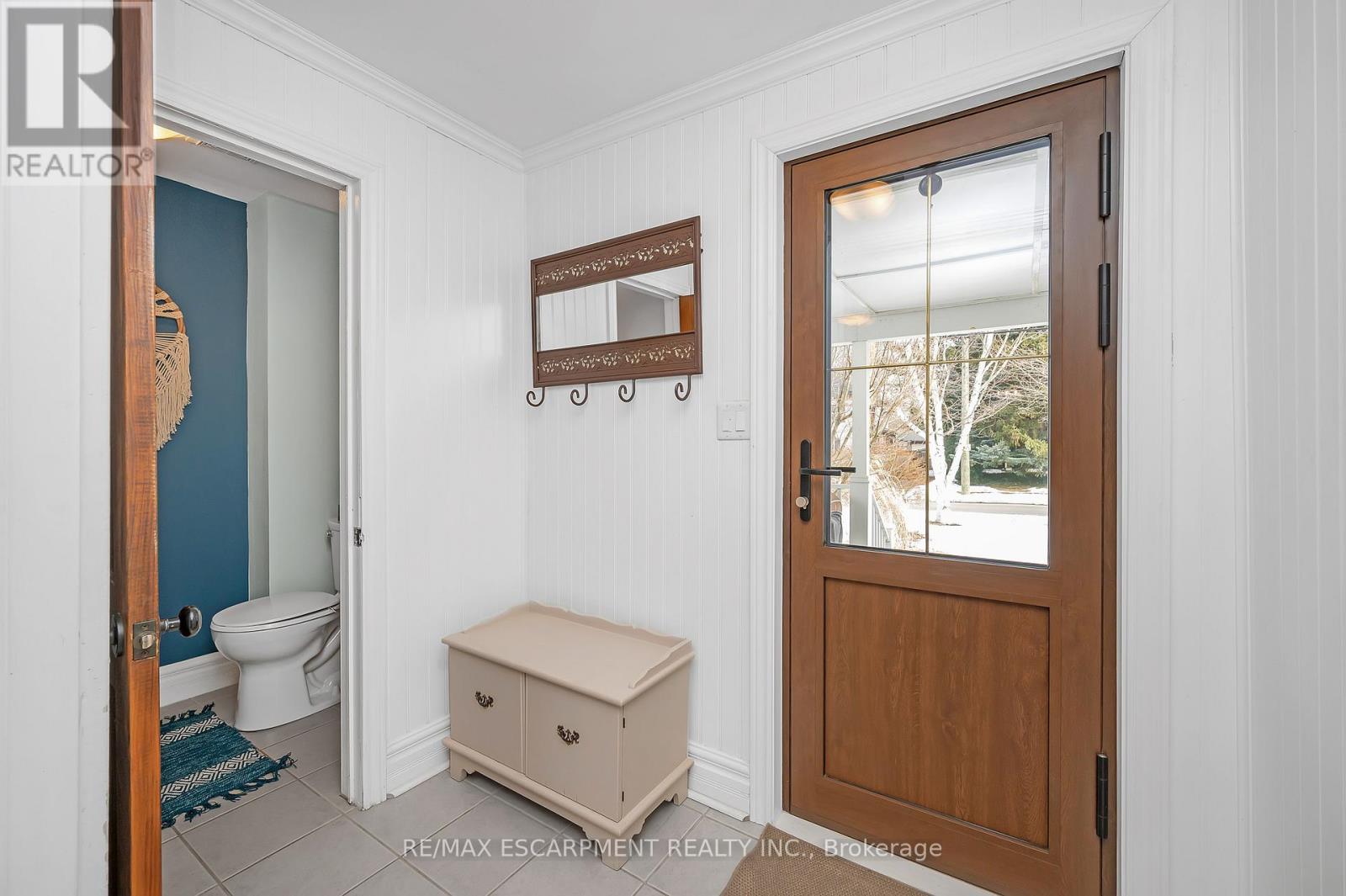 24 Robinson Street S, Grimsby (Grimsby East), Ontario  L3M 3C4 - Photo 7 - X12156353